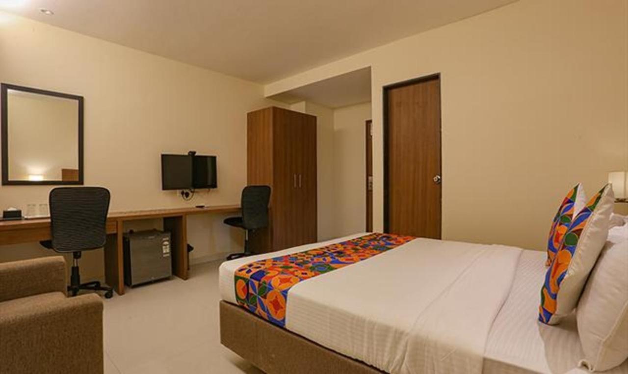 Fabhotel Royal International - Nr Mumbai International Airport Exteriör bild