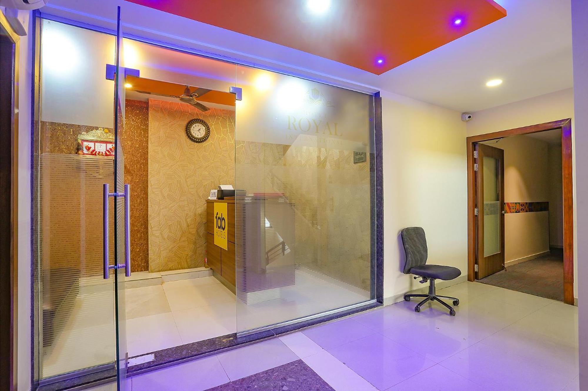 Fabhotel Royal International - Nr Mumbai International Airport Exteriör bild